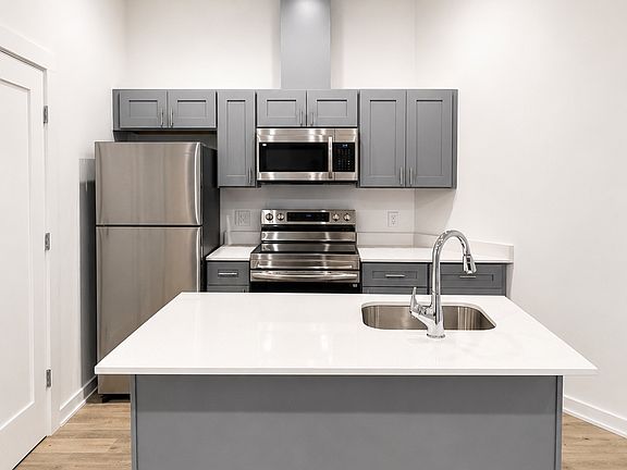 2nd image of 2425 20th St NE #17