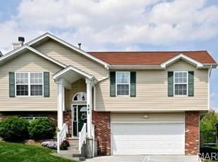 543 Winter Garden Dr, Fenton, MO
