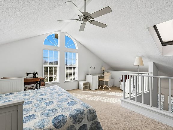 4th image of 1960 Westminster Cir APT 2