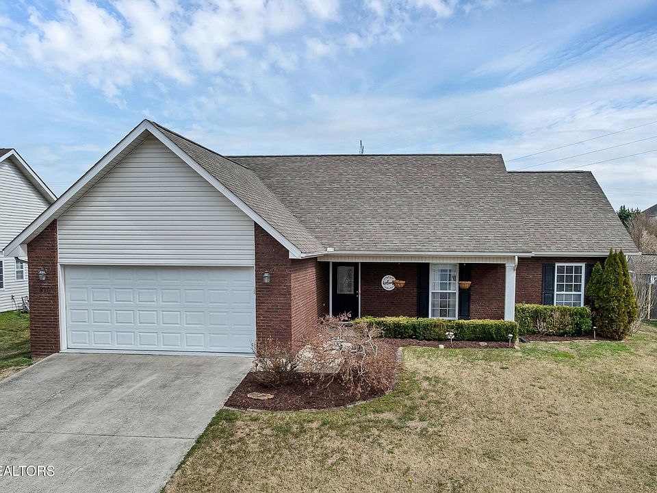 1st image of 910 Thunder Creek Dr