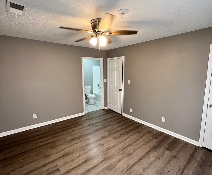 106 W Dison Ave — Photo 5