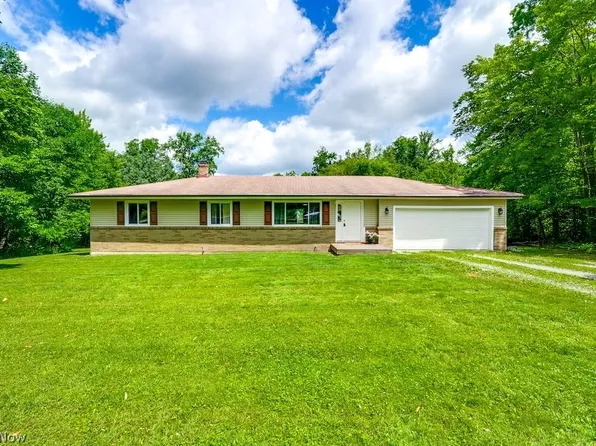 3351 Pioneer Trl, Mantua, OH 44255