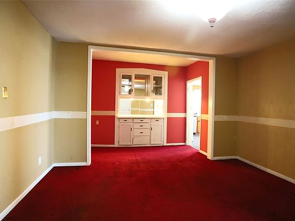 4th image of 502 E Schmid St
