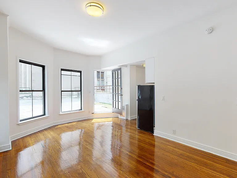 961 Lexington Ave #1E — Photo 7