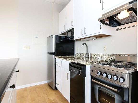 5th image of 431 S 7th St APT 2643