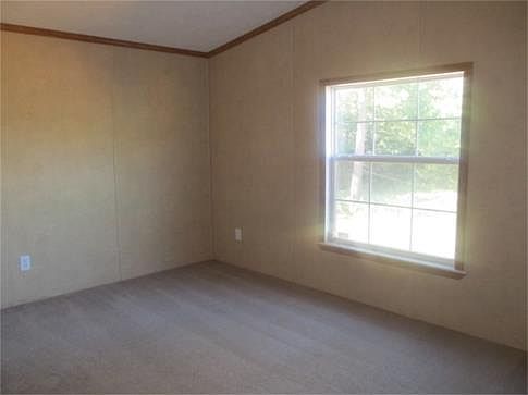 5th image of 155 Pecan Dr