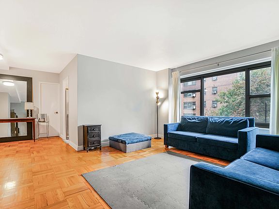 3rd image of 21-55 34th Ave APT 4C