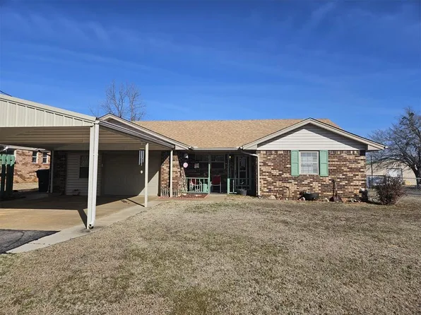 1013 E Park St, Tecumseh, OK 74873