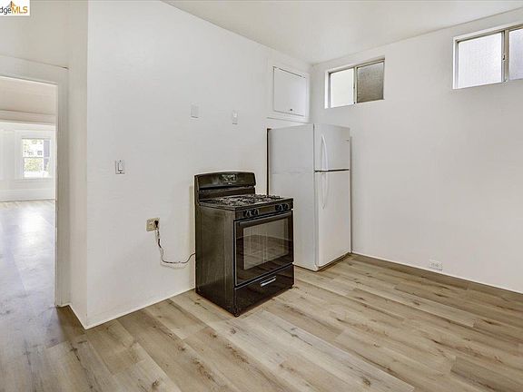 4th image of 832 7th Ave