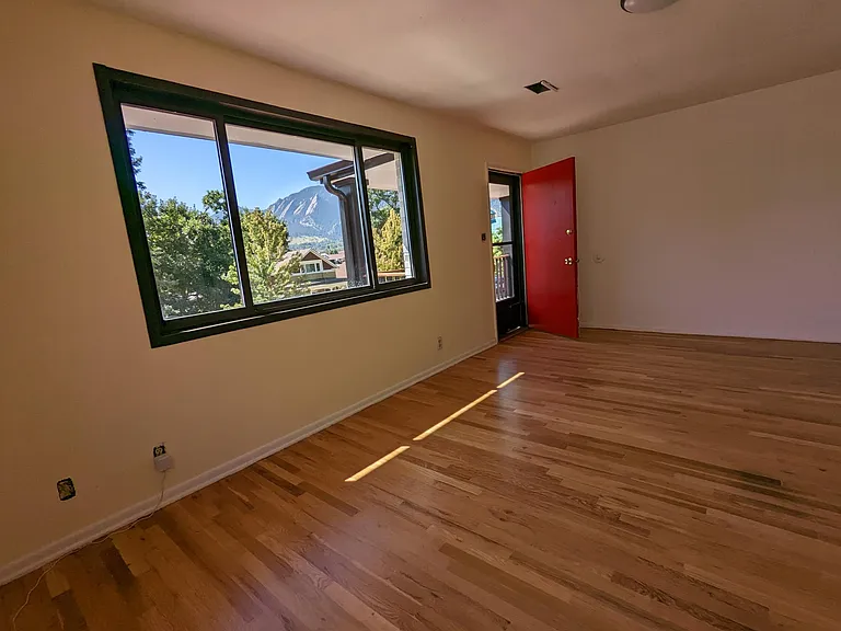 1427 Mapleton Ave #B — Photo 4