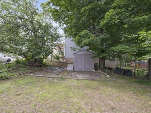 3rd image of 45 Sunnyside St