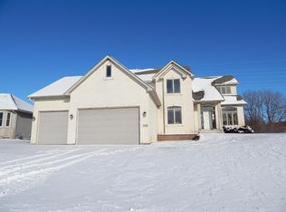 9466 Kirkwood Way N, Maple Grove, MN 55369