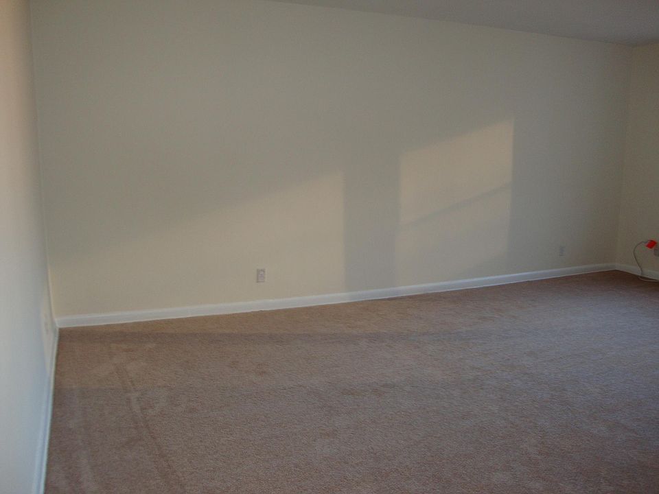 1st image of 2 Sadore Ln
