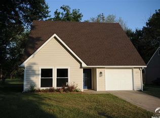 3204 W 25th St, Lawrence, KS 66047