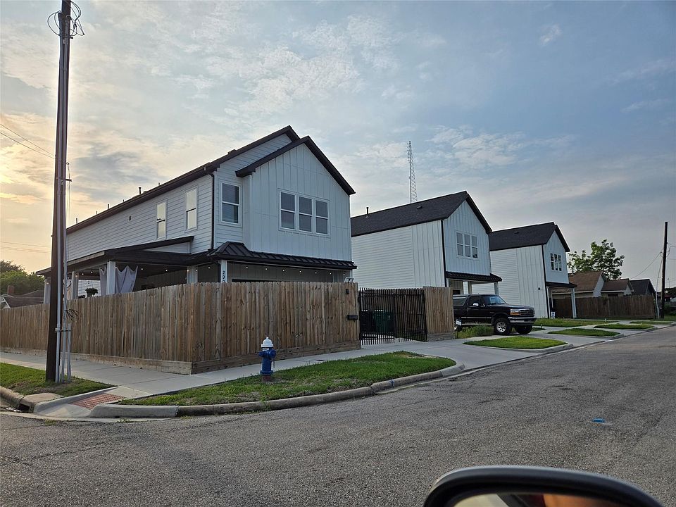2nd image of 2817 Daun St