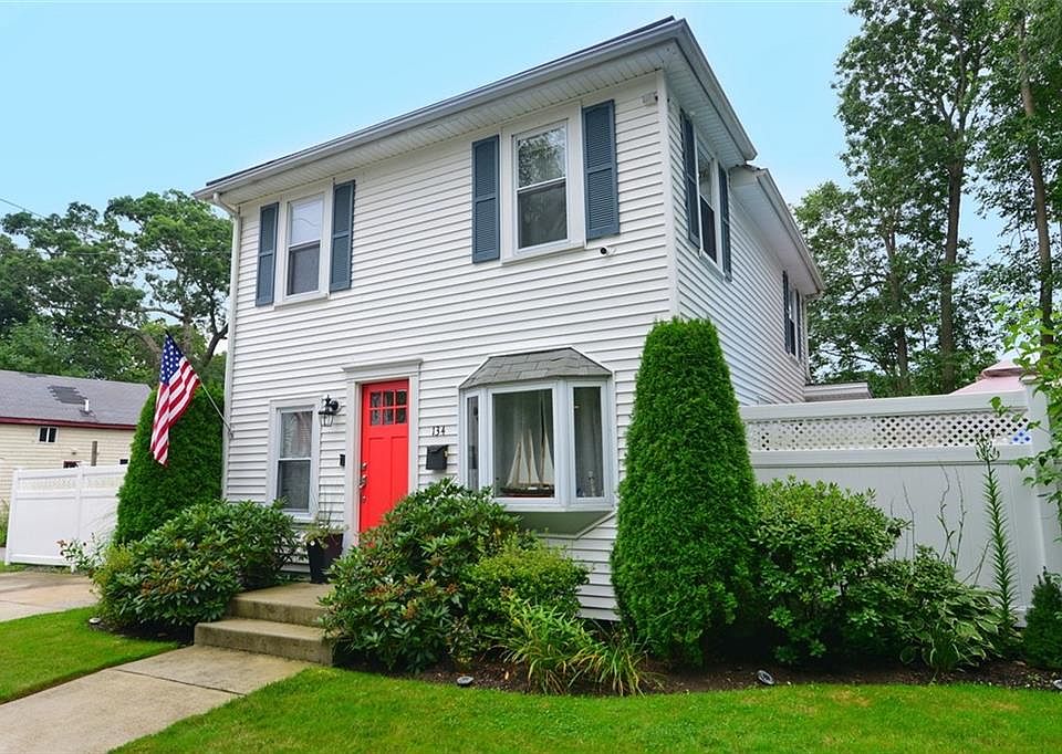 134 Pender Ave, Warwick, RI 02889 Zillow