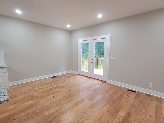 4th image of 8476 Old Cleveland Pike