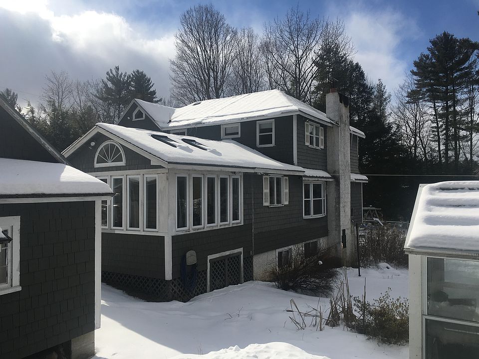 2nd image of 15 Leavitt Rd