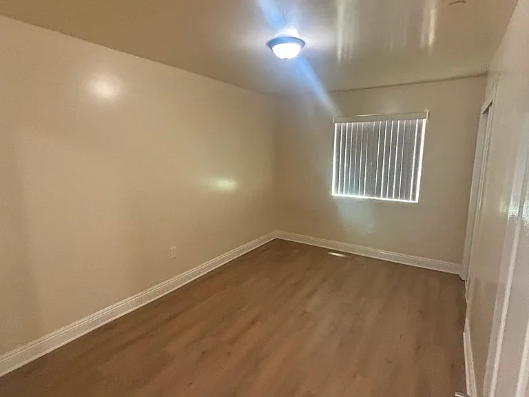 9029 S Avalon Blvd — Photo 8