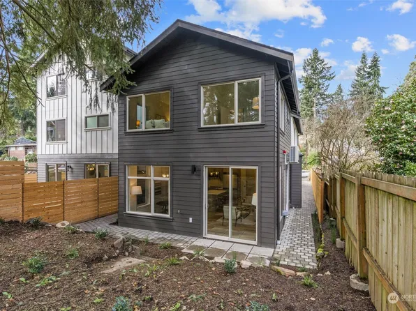 14052 Palatine Avenue N, Seattle, WA 98133