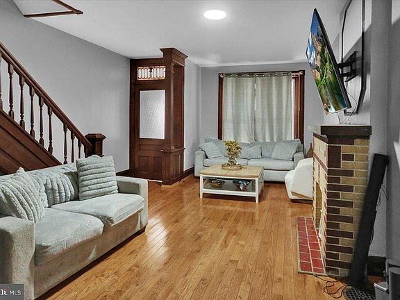 5th image of 1109 Marion St