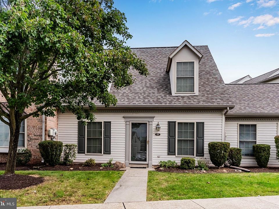 1st image of 211 Saddle Ridge Dr