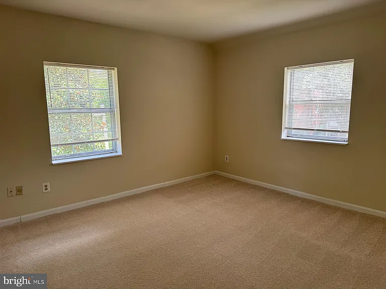 1720 Queens Ln #3172 — Photo 16