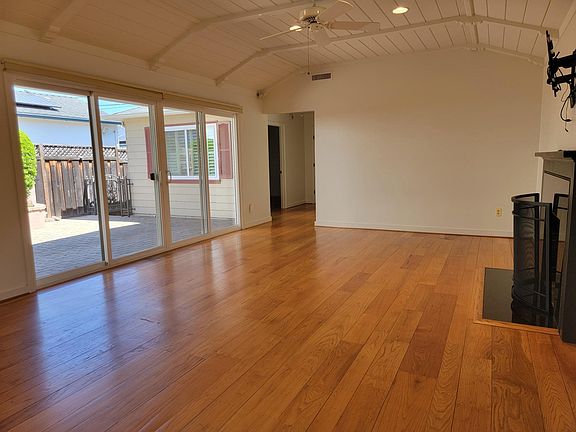 5th image of 1457 Walnut St