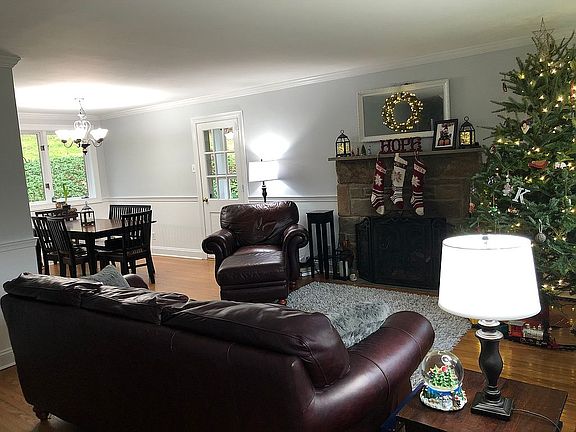 Living room/ Dining room