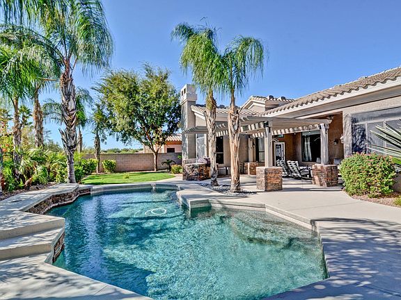 4th image of 13059 E Poinsettia Dr