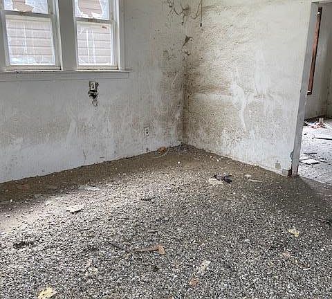 2nd image of 1905 Jackson St