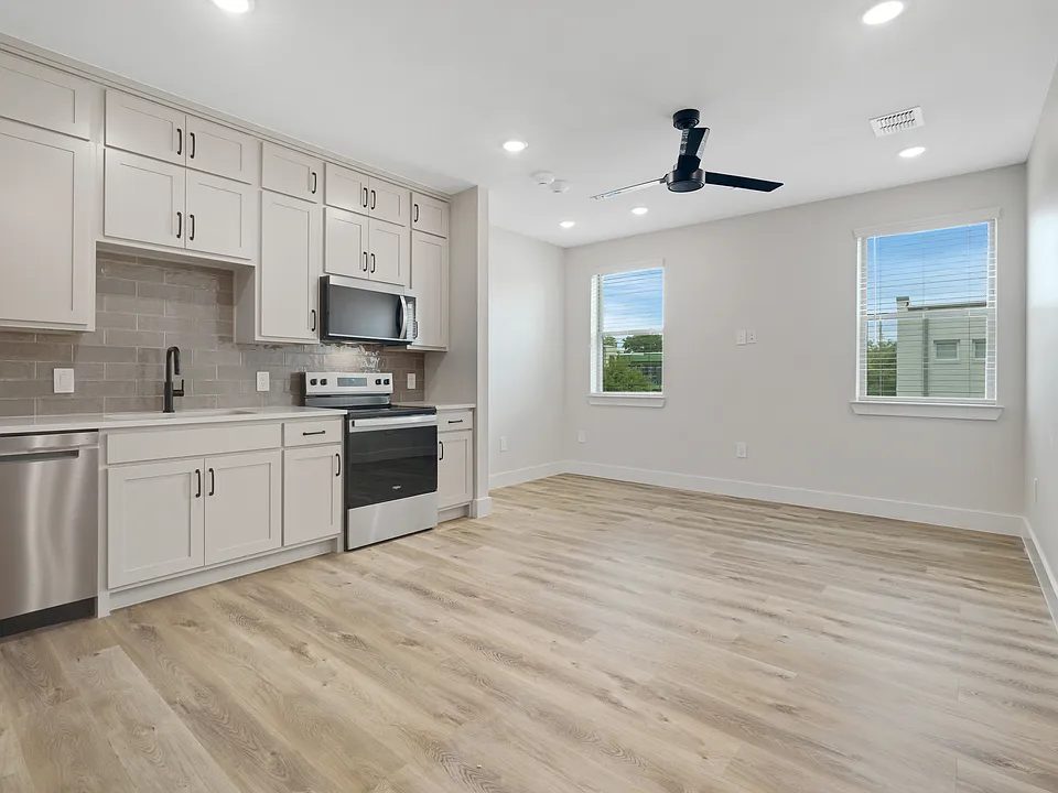 408 Foch St #300