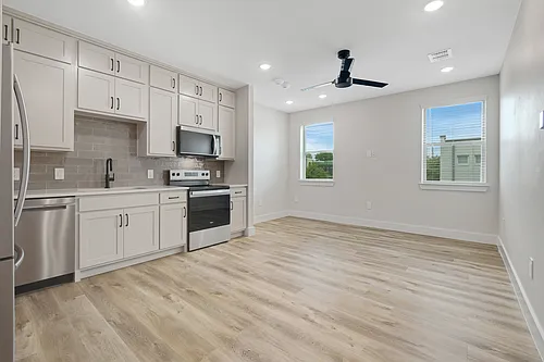 408 Foch St Photo 1