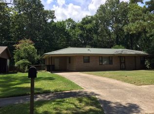 2932 Carmen Dr, Baton Rouge, LA 70809