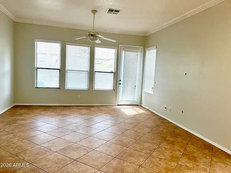407 W Helena Dr — Photo 6