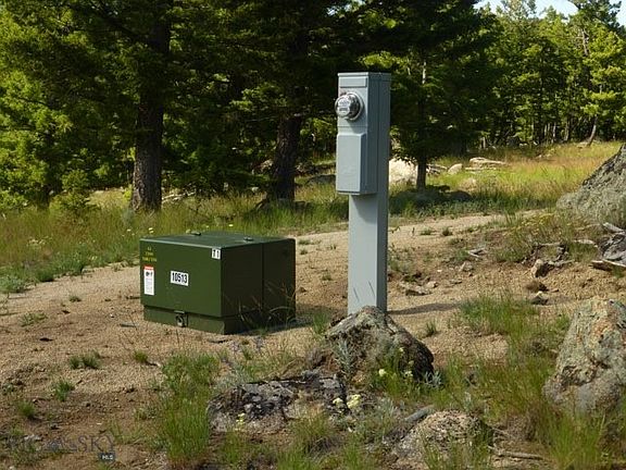 3rd image of 3414 Divide Creek Rd