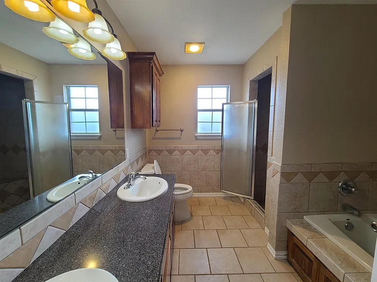 4631 Bowie Dr — Photo 5