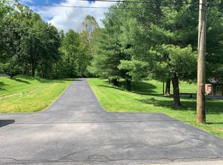 Pinecrest Ln, Bristol, VA 24201