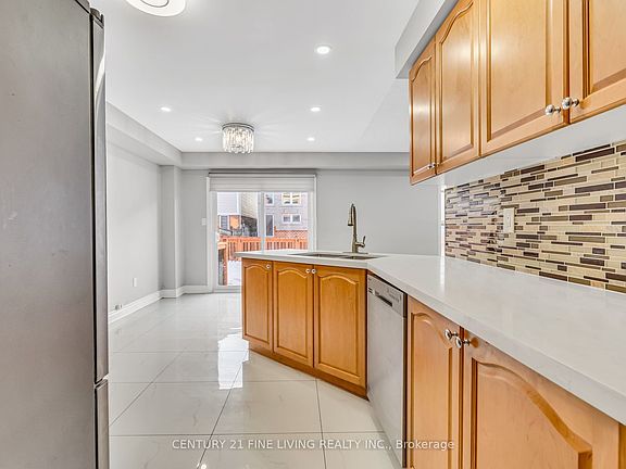 5th image of 20 Edenvalley Rd