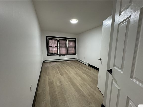 4th image of 626 Bramhall Ave #1