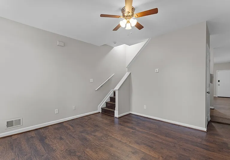 209 N Patterson Park Ave — Photo 2