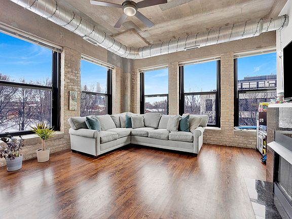 2nd image of 1111 W 14th Pl Unit 322