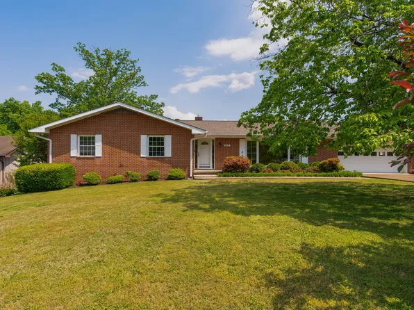 5814 Crestview Dr, Hixson, TN 37343