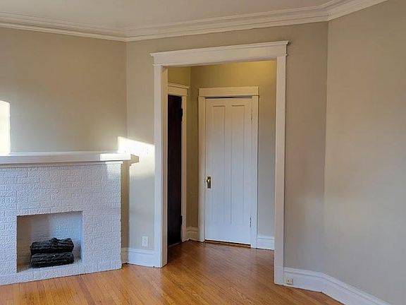 4th image of 1516 W Carmen Ave #1