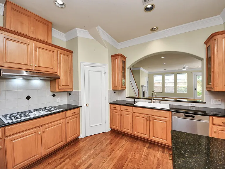 605 W Polk St #B — Photo 16