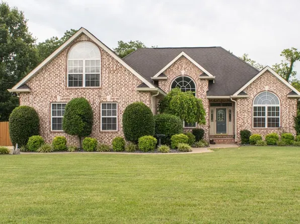 118 Four Season Dr, Murfreesboro, TN 37129