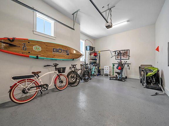 4th image of 302 Cabana Trl