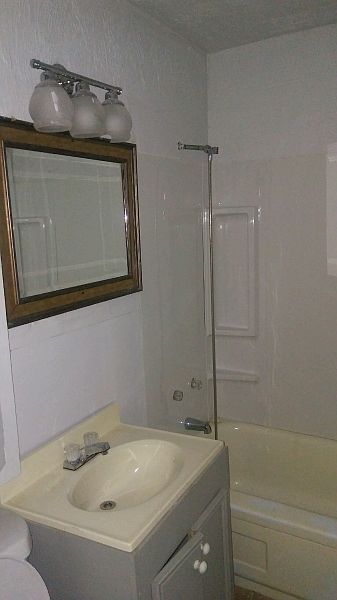 2nd image of 409 E Hillsdale Dr