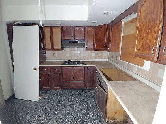 5th image of 199 W Corning Ave