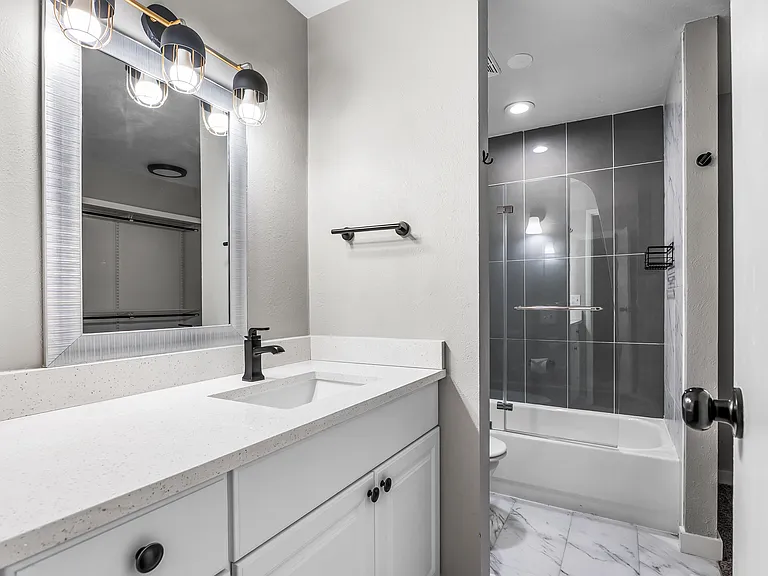 1050 S Monaco Pkwy #145 — Photo 18